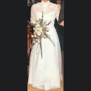 Wedding dress Victorian-style size 8-10